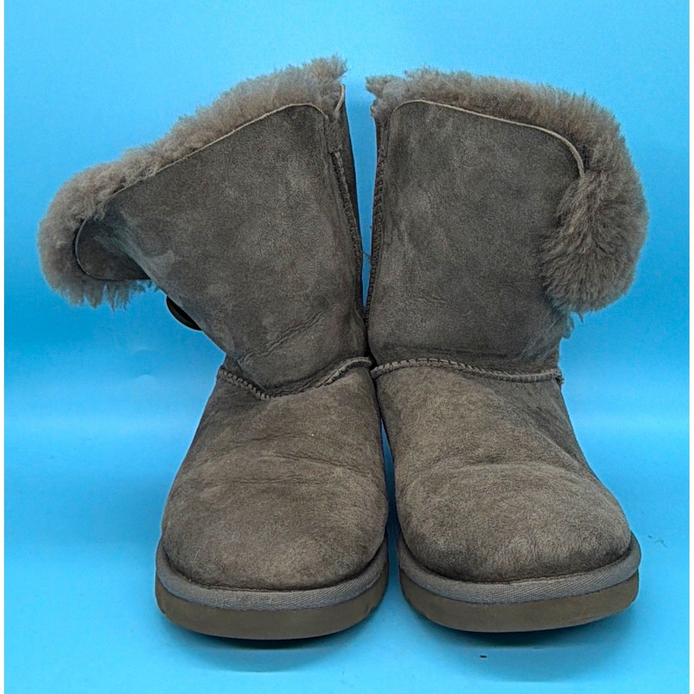 UGG Australia Bailey Button Gray Suede Sheepskin Boots Womens Size 9 5803